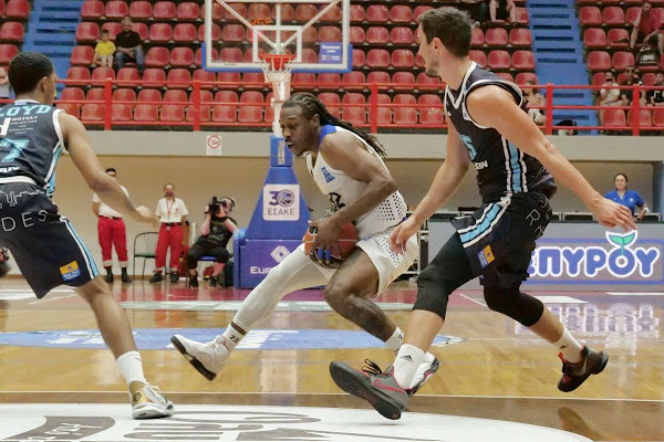 Λάρισα-Κολοσσός 83-82: Ματσάρα και ιστορική πρόκριση στα ημιτελικά