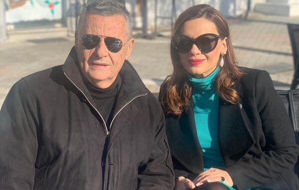 Η ΣΤΕΛΛΑ ΜΠΙΖΙΟΥ ΑΠΟΧΑΙΡΕΤΑ ΤΟΝ ΧΡ. ΚΑΡΑΓΙΑΝΝΗ