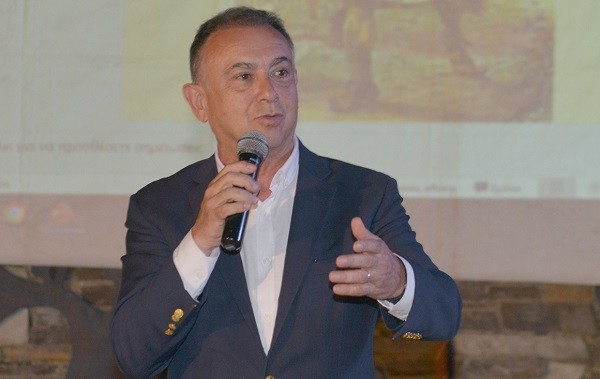 ΣΤΗ ΒΕΡΔΙΚΟΥΣΙΑ, ΧΤΥΠΑ Η ΚΑΡΔΙΑ ΤΗΣ ΕΛΛΑΔΑΣ ΠΟΥ ΜΑΣ ΑΞΙΖΕΙ