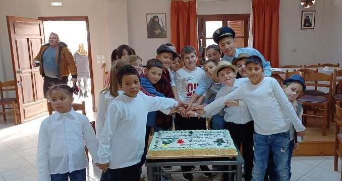 ΕΚΟΨΕ ΠΙΤΑ ΤΟ ΧΟΡΕΥΤΙΚΟ ΤΟΥ ΜΕΓΑΛΟΥ ΕΛΕΥΘΕΡΟΧΩΡΙΟΥ