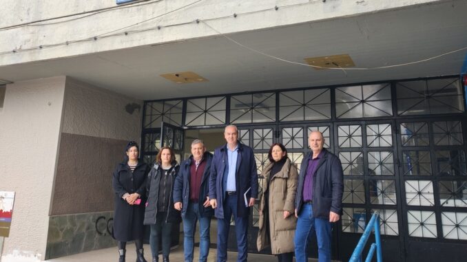 ΣΤΟ ΓΥΜΝΑΣΙΟ-ΛΥΚΕΙΟ ΚΡΑΝΕΑΣ Ο ΔΗΜΑΡΧΟΣ ΕΛΑΣΣΟΝΑΣ