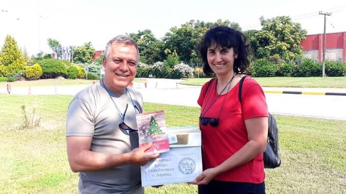 ΤΟ ΠΟΚΕΛ ΕΔΩΣΕ ΒΙΒΛΙΑ ΣΤΟ ΔΗΜΟΤΙΚΟ ΣΧΟΛΕΙΟ ΣΑΡΑΝΤΑΠΟΡΟΥ