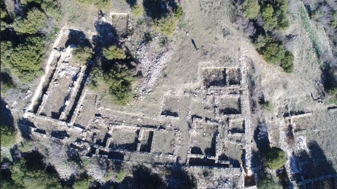 ΠΕΡΙΗΓΗΣΗ ΣΤΟΥΣ ΑΡΧΑΙΟΛΟΓΙΚΟΥΣ ΧΩΡΟΥΣ ΤΟΥ ΣΑΡΑΝΤΑΠΟΡΟΥ ΚΑΙ ΤΗΣ ΔΟΛΙΧΗΣ