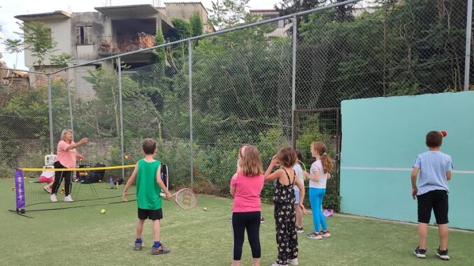 ΜΙΚΡΟΙ ΚΑΙ ΜΕΓΑΛΟΙ «ΑΓΚΑΛΙΑΣΑΝ» ΤΟΥΣ ΚΥΚΛΟΥΣ ΆΘΛΗΣΗΣ ΚΑΙ ΤΑ ΕΡΓΑΣΤΗΡΙΑ ΕΥΕΞΙΑΣ ΤΟΥ ΔΗΜΟΥ ΕΛΑΣΣΟΝΑΣ