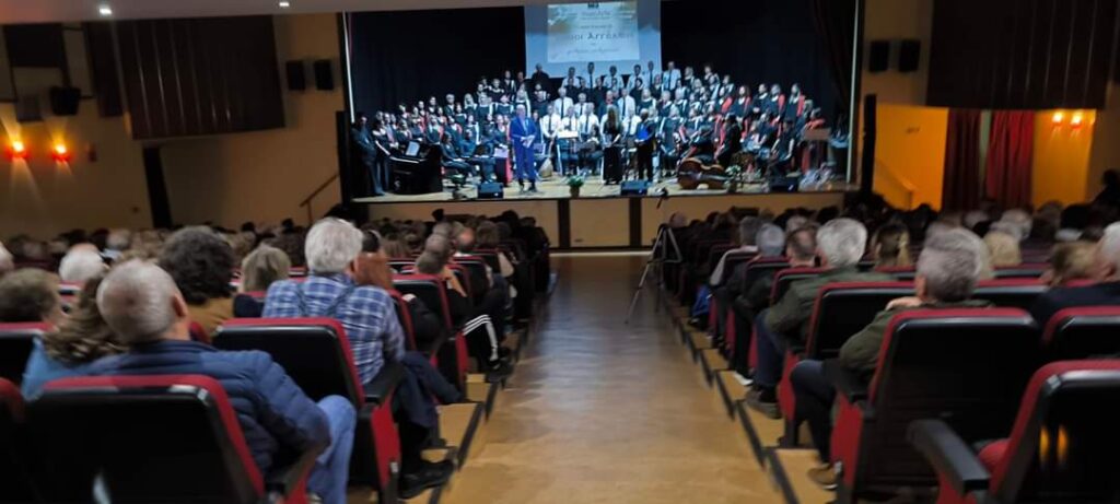 Δήμος Ελασσόνας: Με μεγάλη επιτυχία η εορταστική συναυλία «Ύμνοι Αγγέλων σε ρυθμούς ανθρώπων»