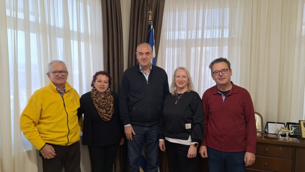 Συνάντηση με τα μέλη της Θεατρικής Ομάδας «Επί Σκηνής» είχε ο Δήμαρχος Ελασσόνας κ. Ν. Γάτσας