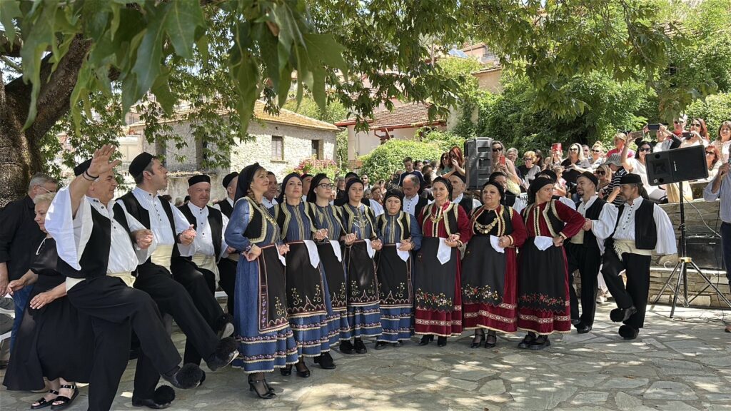 Το 37ο Αντάμωμα των Απανταχού Κοκκινοπλιτών συνέπεσε με μια ιστορική στιγμή για τον Όλυμπο (ΦΩΤΟ)