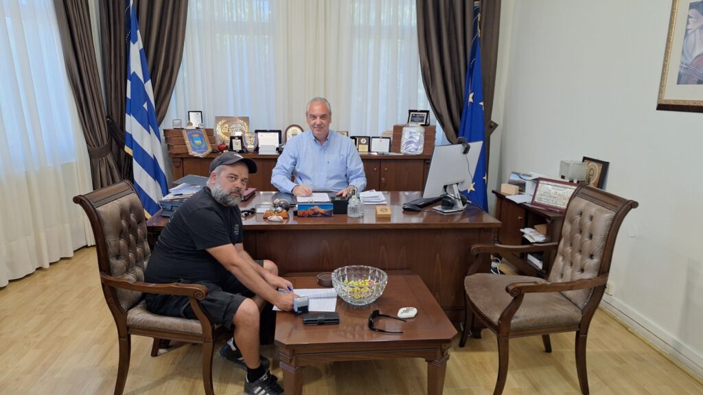 Ελασσόνα: Υπεγράφη η σύμβαση για την αναβάθμιση του γηπέδου μπάσκετ στο Αμούρι