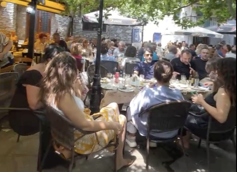 Το γλέντησαν με την καρδιά τους μεσημεριάτικα στην Καρυά Ελασσονας με φαγοπότι και χορό (ΦΩΤΟ)