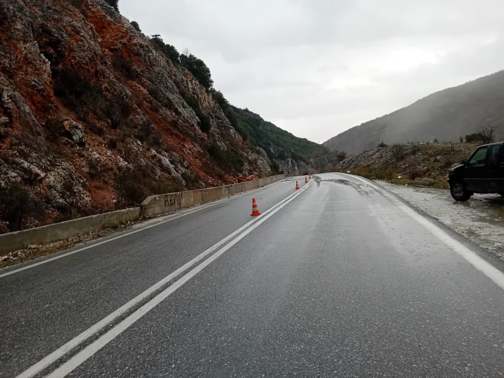 Κυκλοφοριακές ρυθμίσεις στην Ε.Ο. Λάρισας – Ελασσόνας λόγω εκτέλεσης εργασιών