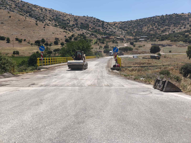 Kυκλοφοριακές ρυθμίσεις στην Π.Ε.Ο. Τυρνάβου – Ελασσόνας στο ύψος της πρώτης γέφυρας του Τιταρήσιου προς Κουτσόχερο και της δεύτερης προς Δαμάσι