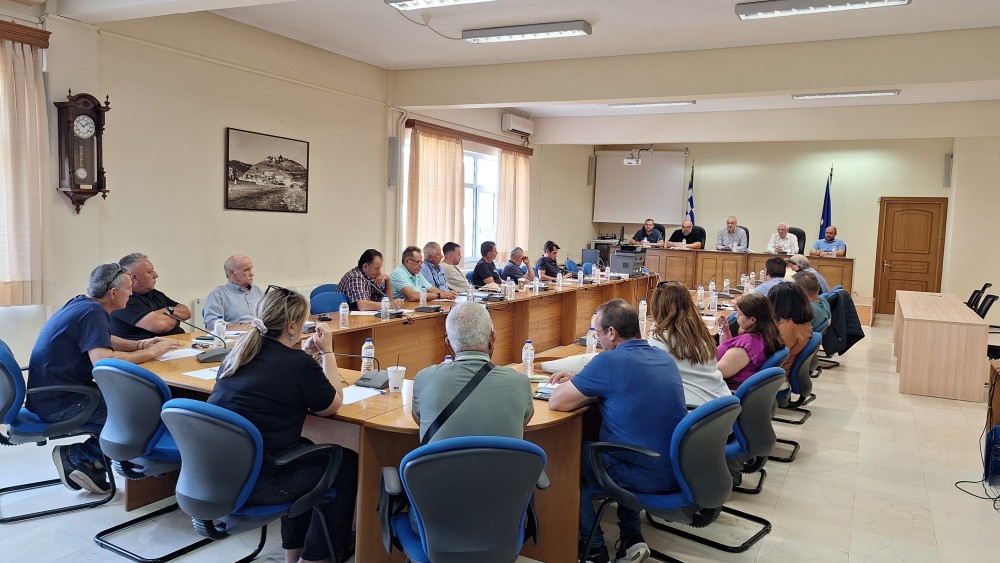 Στο επίκεντρο πολιτική προστασία, άρδευση και αγροτική οδοποιία Ευρεία σύσκεψη με τους προέδρους των κοινοτήτων