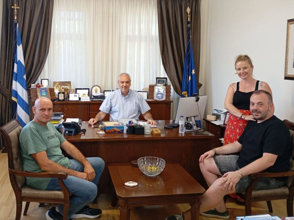 Συζήτησαν με τον δημαρχο για δράσεις και πρωτοβουλίες του Πολιτιστικού Συλλόγου Παλαιοκάστρου