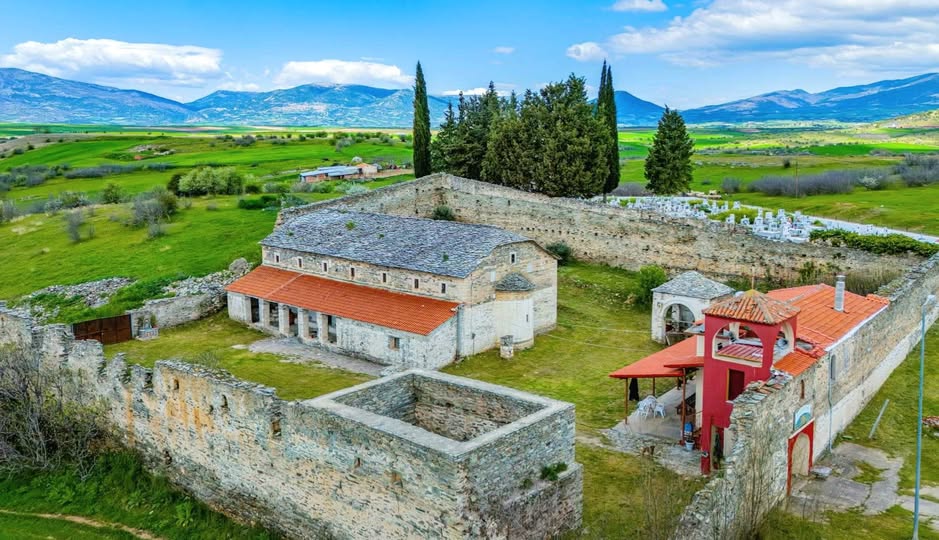Γιορτάζει σήμερα η Ιερά Μονή Αγίου Αντωνίου στην Κοκκινόγη Ελασσόνας.